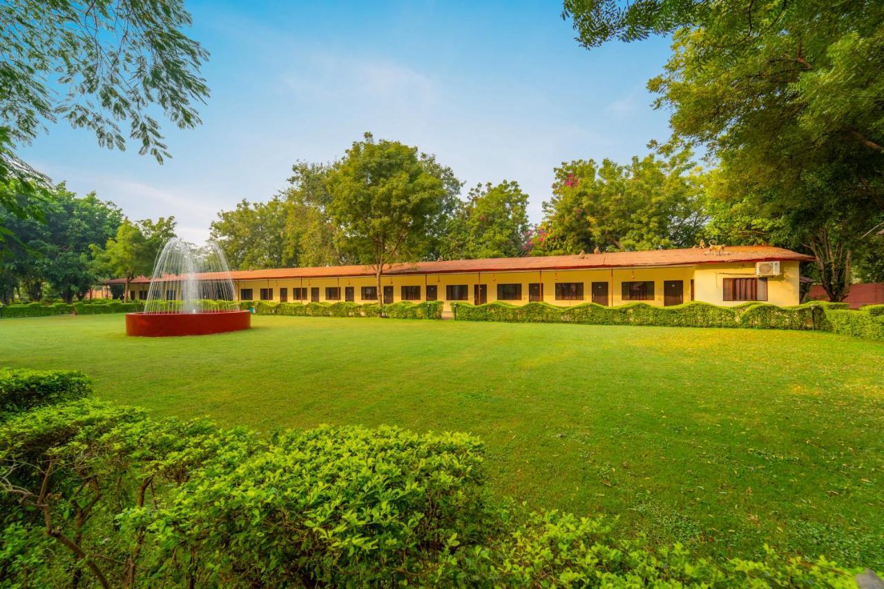 Narmada Hills Resort Godarpura Exterior foto