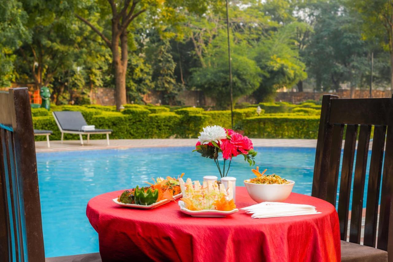 Narmada Hills Resort Godarpura Exterior foto